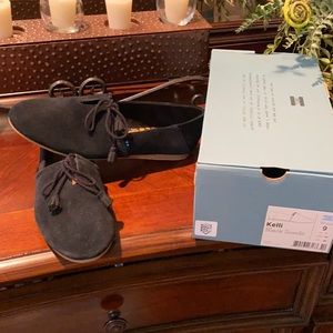 Toms flats. Size 9